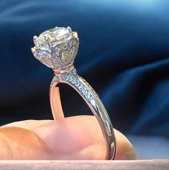 💕925 Sterling Silver and 1ct. Moissanite Diamond Ring - Picture 7 of 15